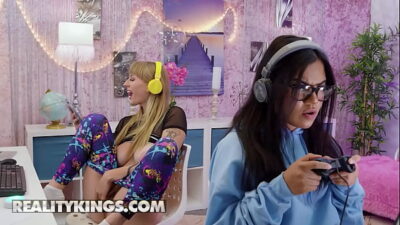 Kinky Blonde (Angel Youngs) Borrows Her Roommate’s BF For A Quick Fuck In Front Of The Camera – Reality Kings