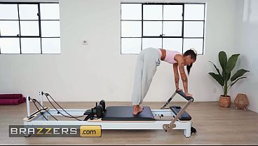 BRAZZERS – Sexy Ryan Reid Gets Her Tight Pussy Stretched In A Hardcore Fitness Session With Victor Ray’s Help